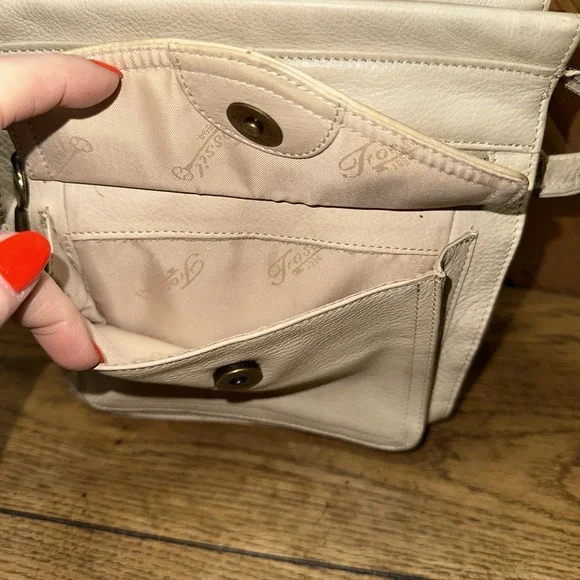 90's Y2K‎ Fossil Cream Pebbled Leather Crossbody Purse Bag | 75082 - Picture 4 of 10